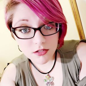 Meet your Posher, Desiree